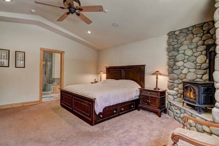 Room 4 of 43