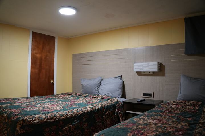 Room 25 of 54
