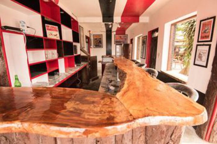 Lounge 5 of 10
