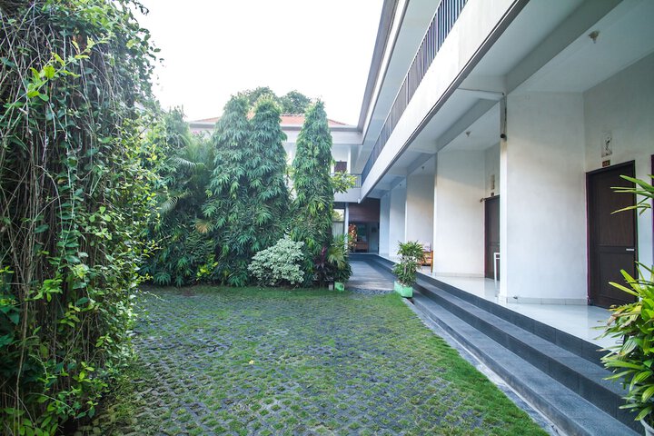 Hotel Exterior 47 of 51