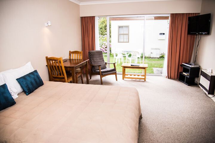 Room 8 of 32