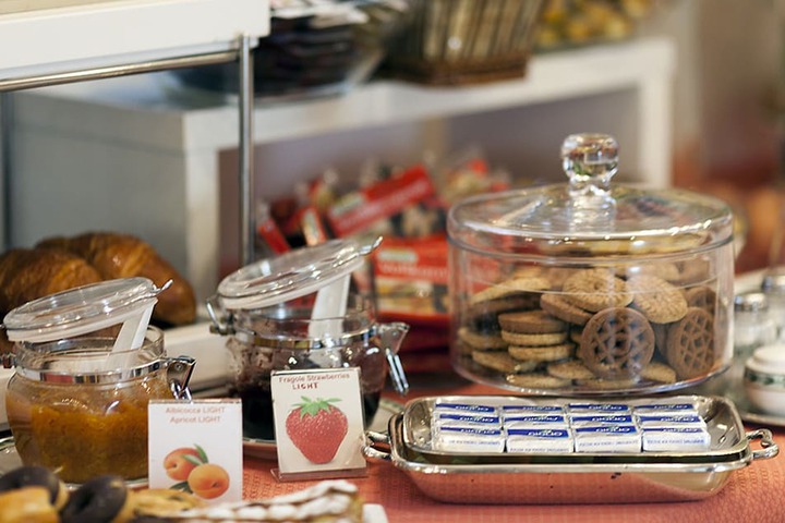 Breakfast/Coffee Service 32 of 40
