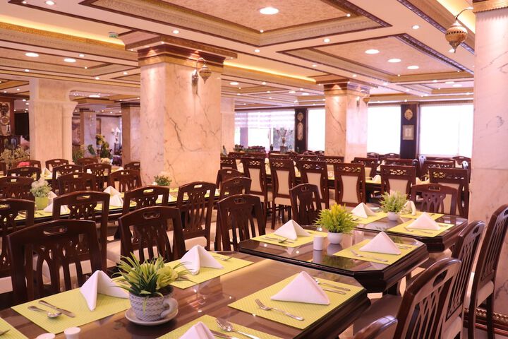 Dining 77 of 110