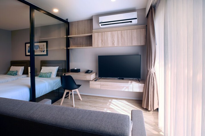 Room 2 of 40