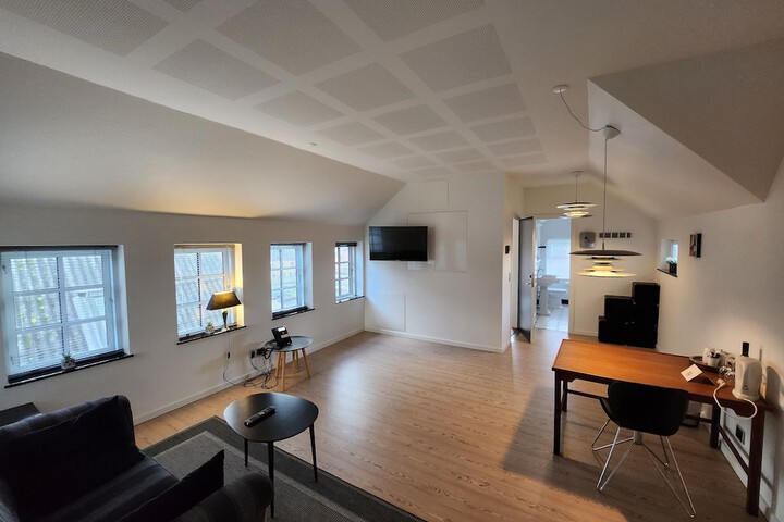 Room 50 of 83