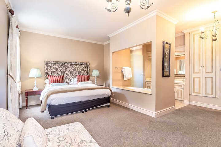 Room 13 of 220