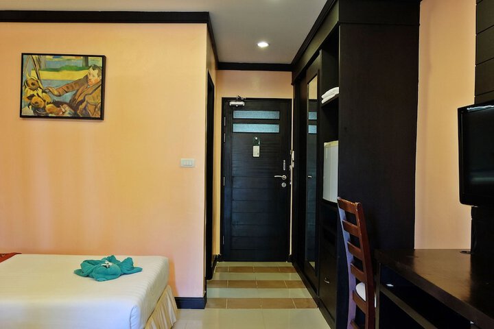 Room 4 of 191