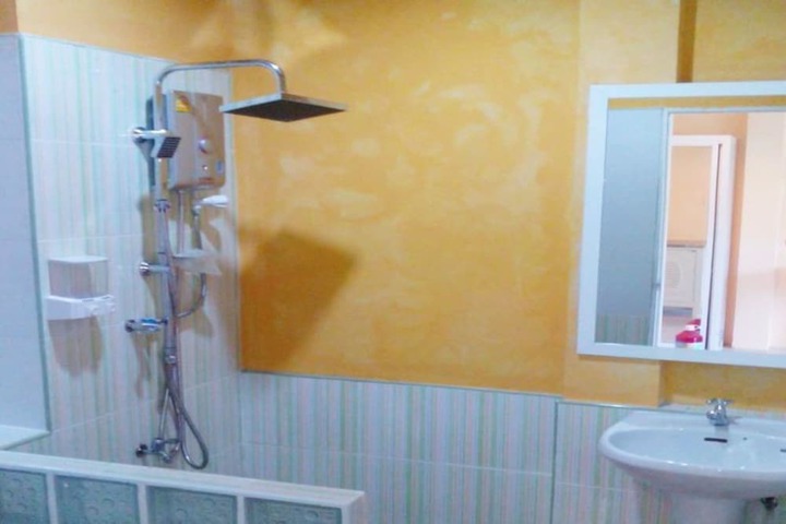 Room 13 of 21