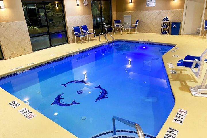 Pool Hotel