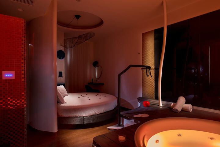 Room 13 of 74