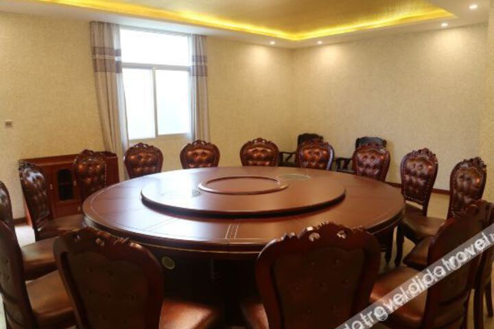Room 2 of 29