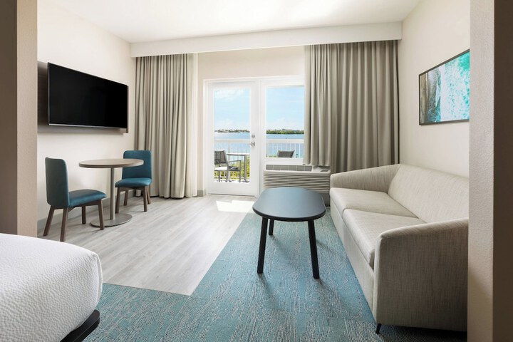 Room 27 of 70