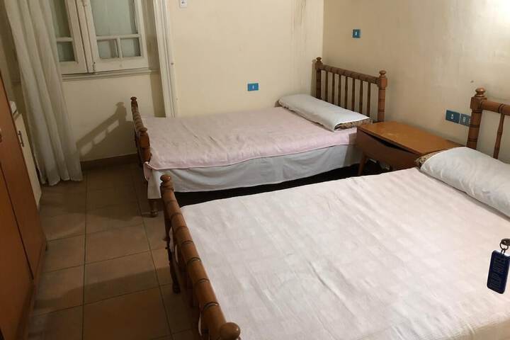 Room 4 of 36