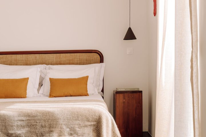 Room 42 of 144