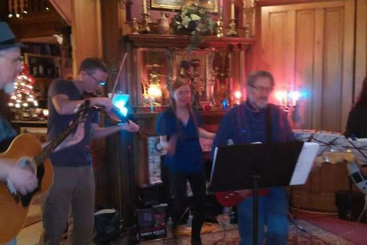 Ballroom/Hall 45 of 61