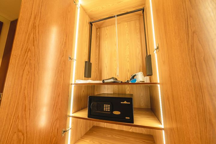 Room 18 of 46