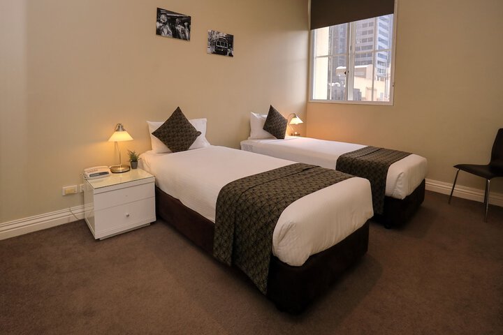Room 5 of 68