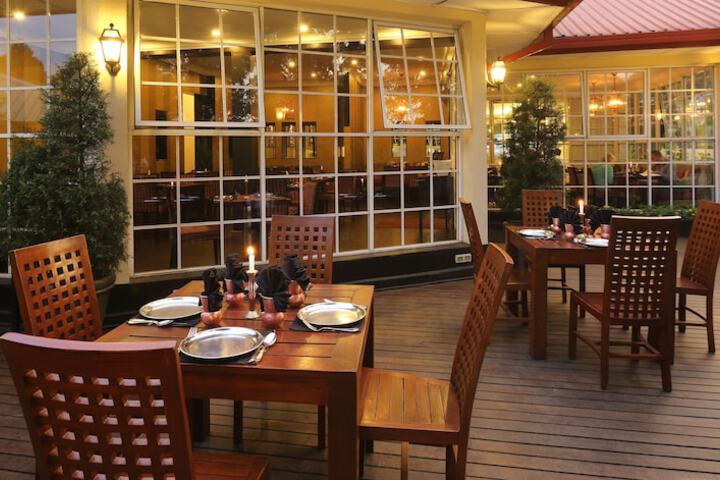 Dining 77 of 104