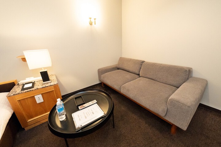 Room 72 of 239