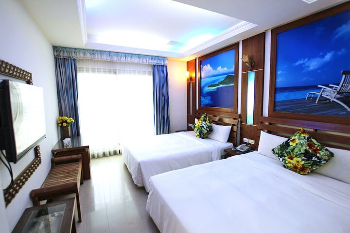 Room 21 of 33