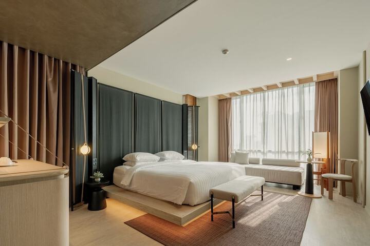 Room 43 of 111