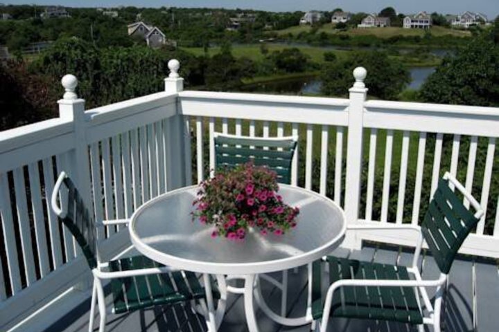 THE ISLAND HOME INN