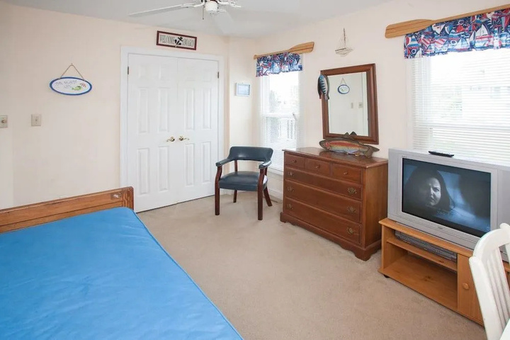 Room 4 of 19