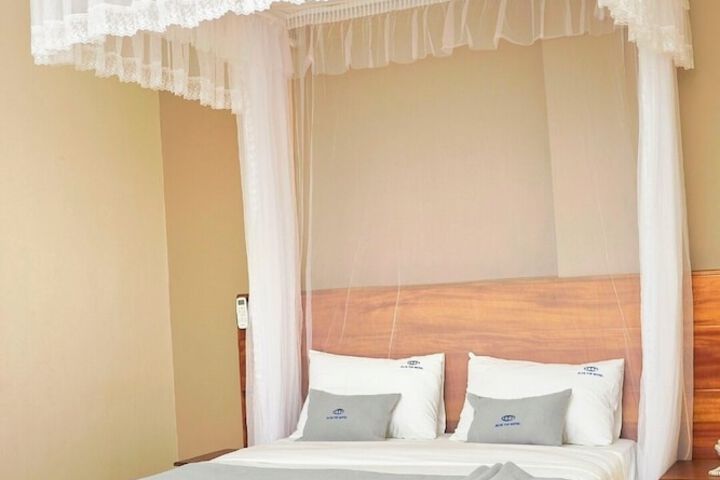 Room 3 of 14