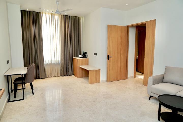 Room 6 of 31