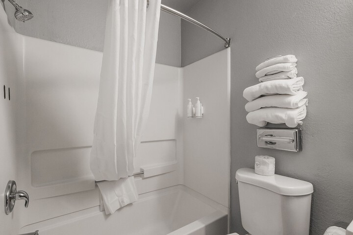 2 Double Beds (5 of 11)