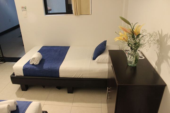 Room 9 of 35