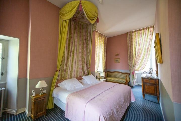 Room 36 of 169