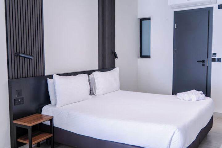 Room 17 of 150