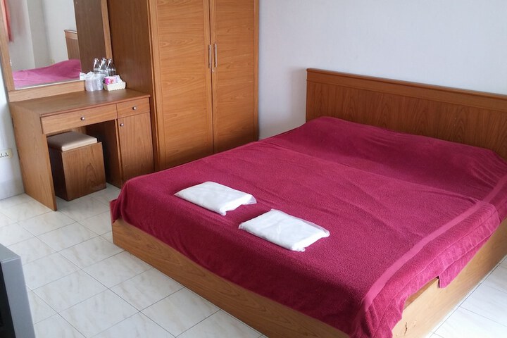 Room 5 of 31