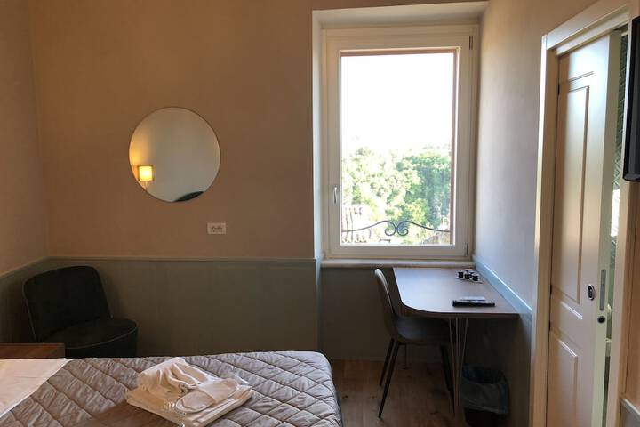 Room 46 of 68