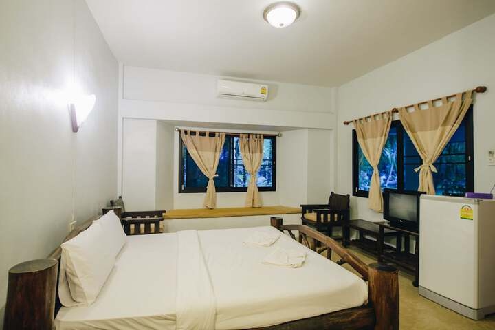 Room 7 of 37