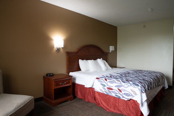Standard | King Bed (5 of 15)