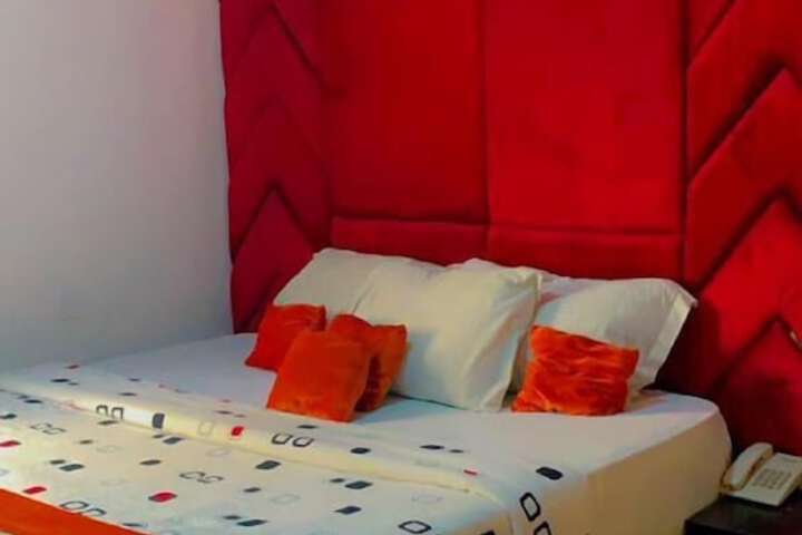 Room 8 of 15