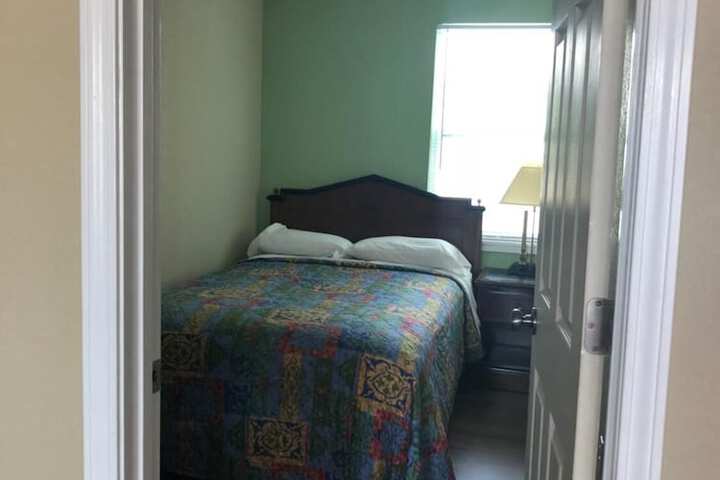 Room 12 of 37