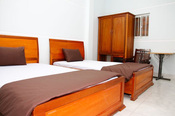 Room 8 of 23