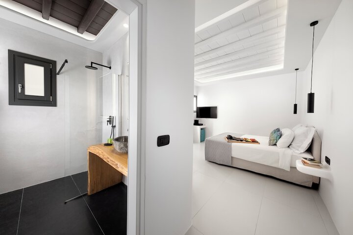 Room 32 of 227