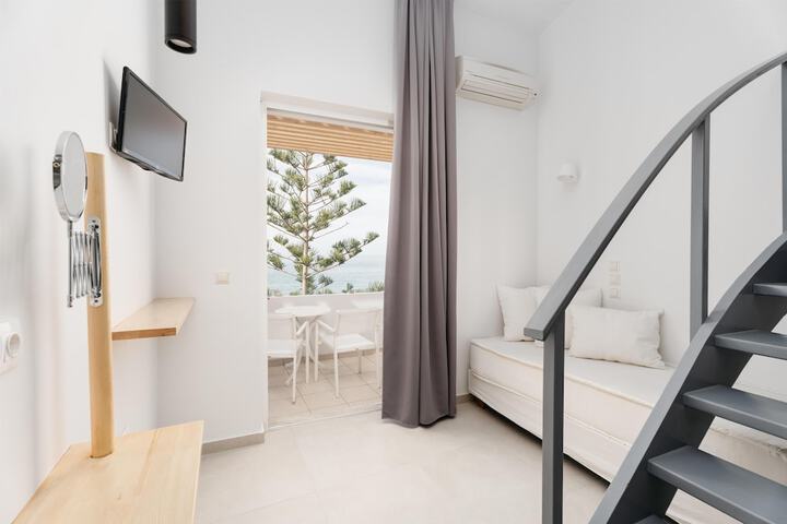 Room 45 of 191