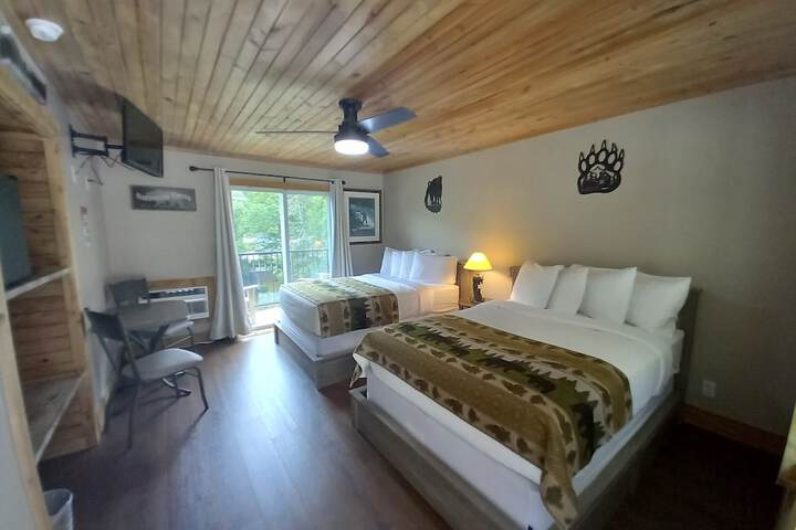 Room 32 of 83