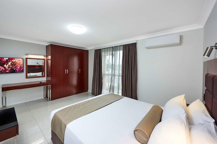 Room 10 of 36