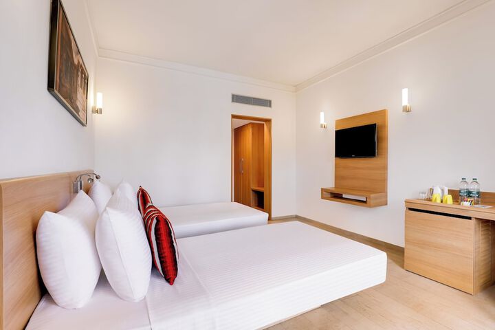 Room 12 of 42