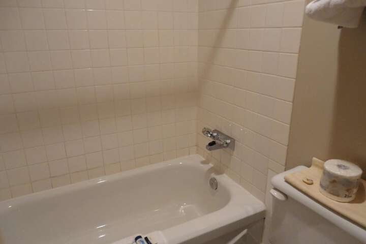 Room 9 of 39