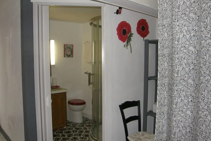 Room 6 of 14