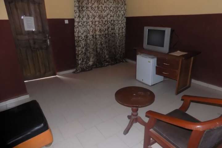 Room 13 of 17