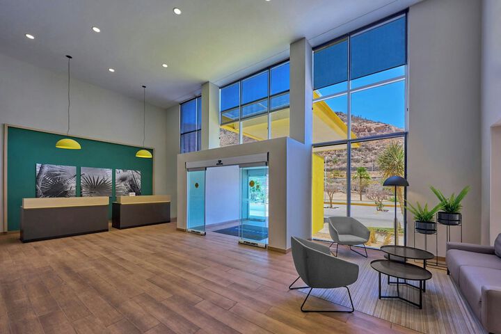 Guest Lobby