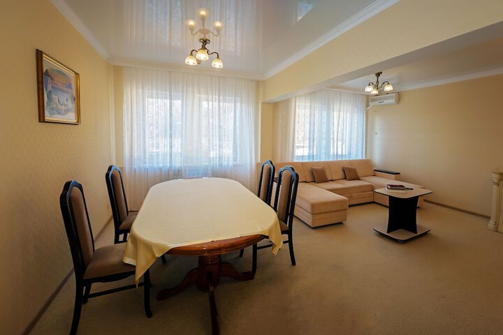 Room 73 of 78